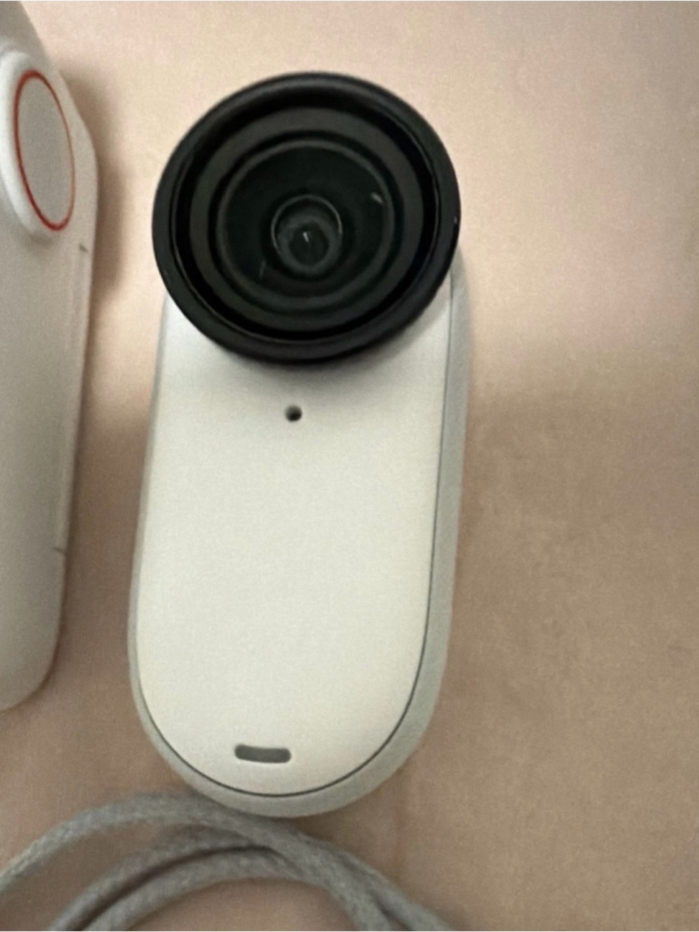 Insta360 GO 3S Compact White Action Camera - Picture 5 of 7